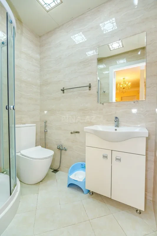 Kirayə verilir 3 otaqlı mənzil 120 m²