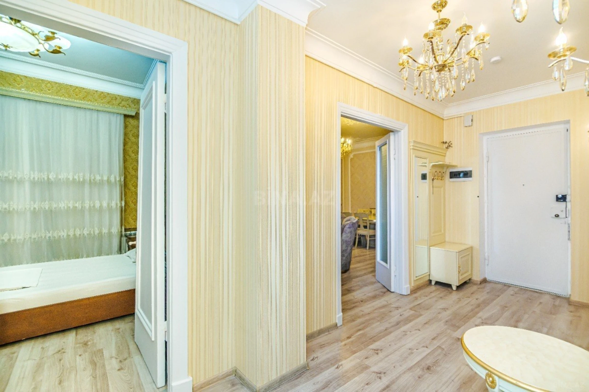 Kirayə verilir 3 otaqlı mənzil 120 m²