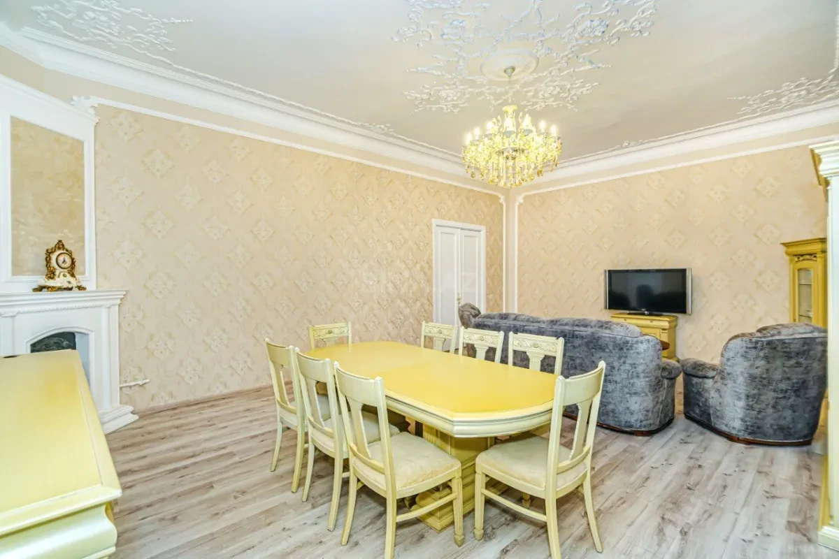 Kirayə verilir 3 otaqlı mənzil 120 m²