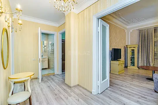 Kirayə verilir 3 otaqlı mənzil 120 m²