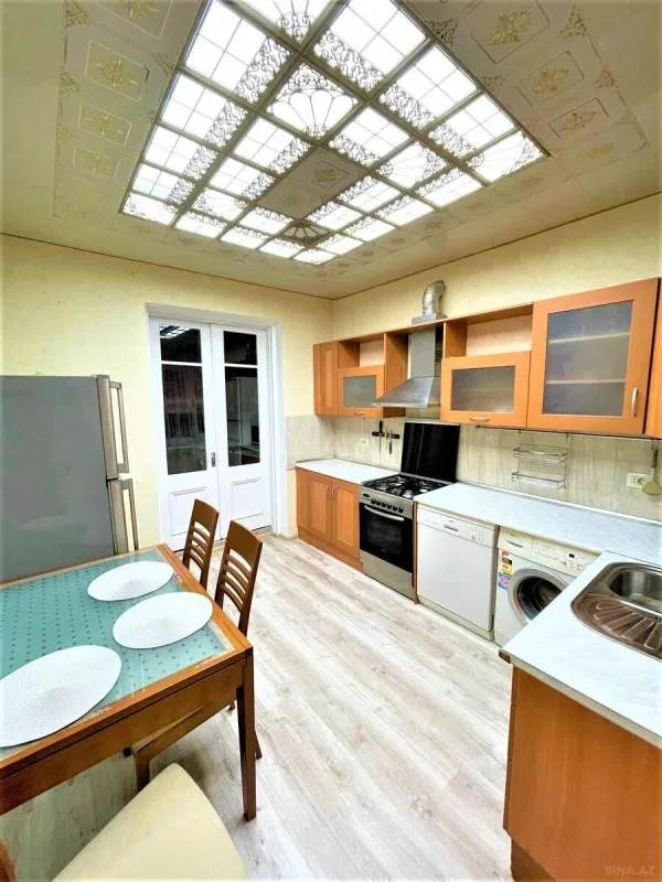 Kirayə verilir 3 otaqlı mənzil 120 m²