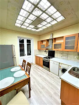 Kirayə verilir 3 otaqlı mənzil 120 m²