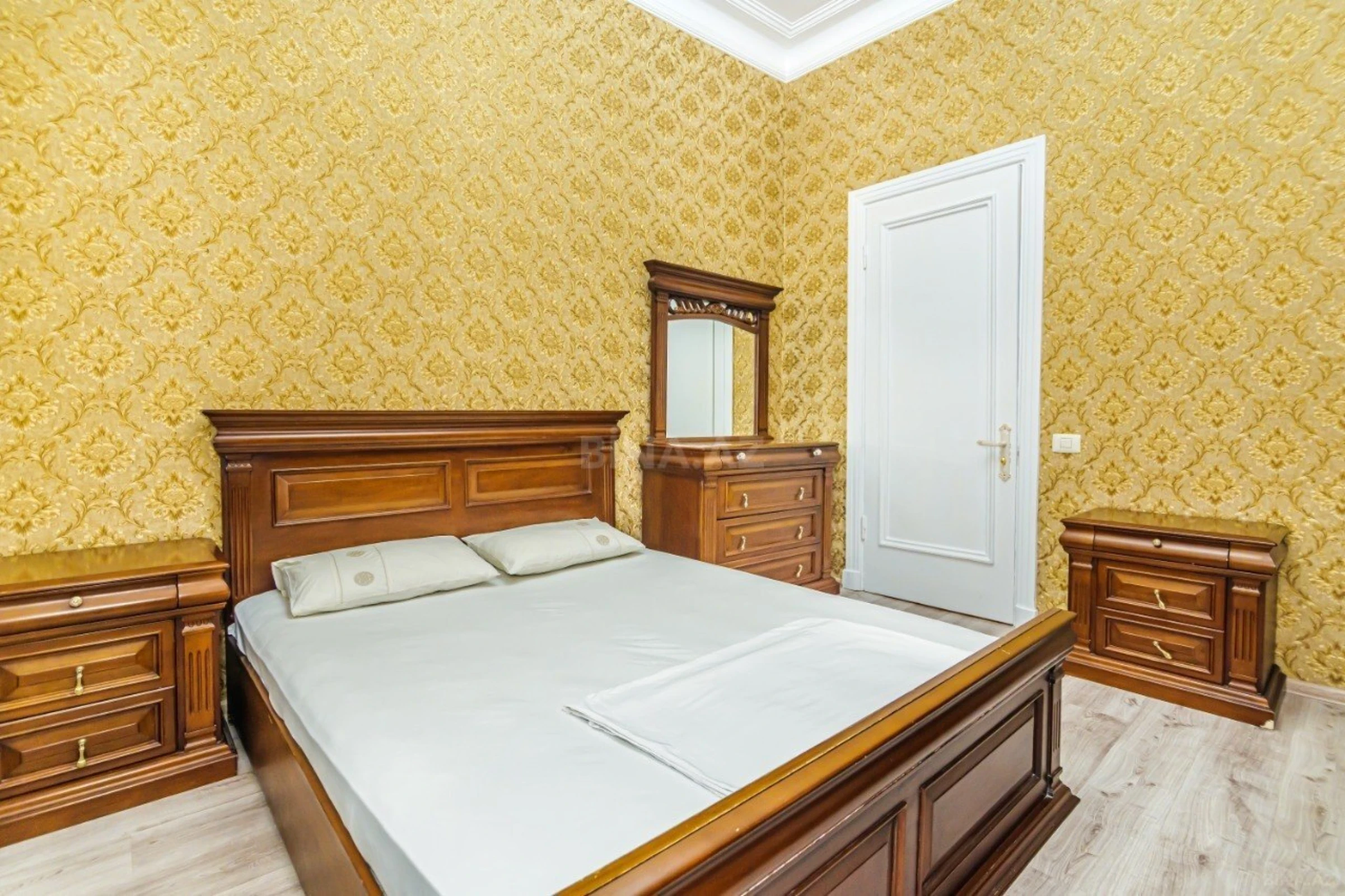 Kirayə verilir 3 otaqlı mənzil 120 m²