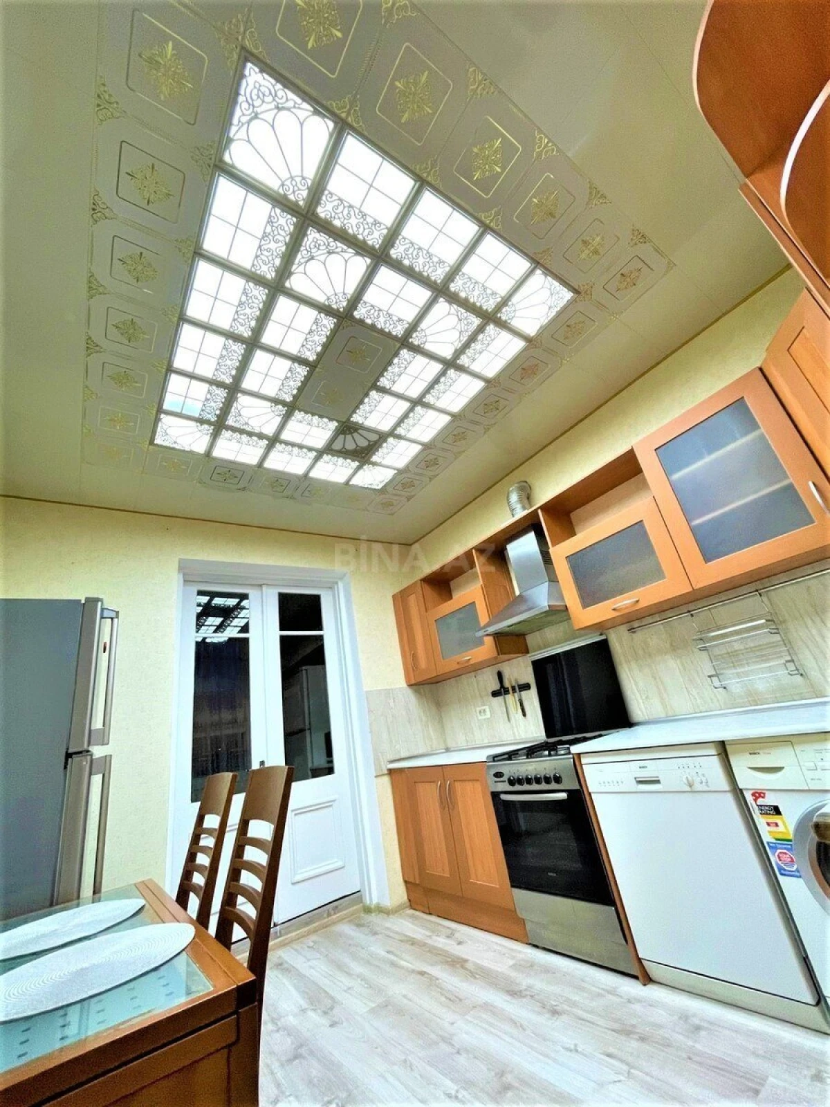 Kirayə verilir 3 otaqlı mənzil 120 m²