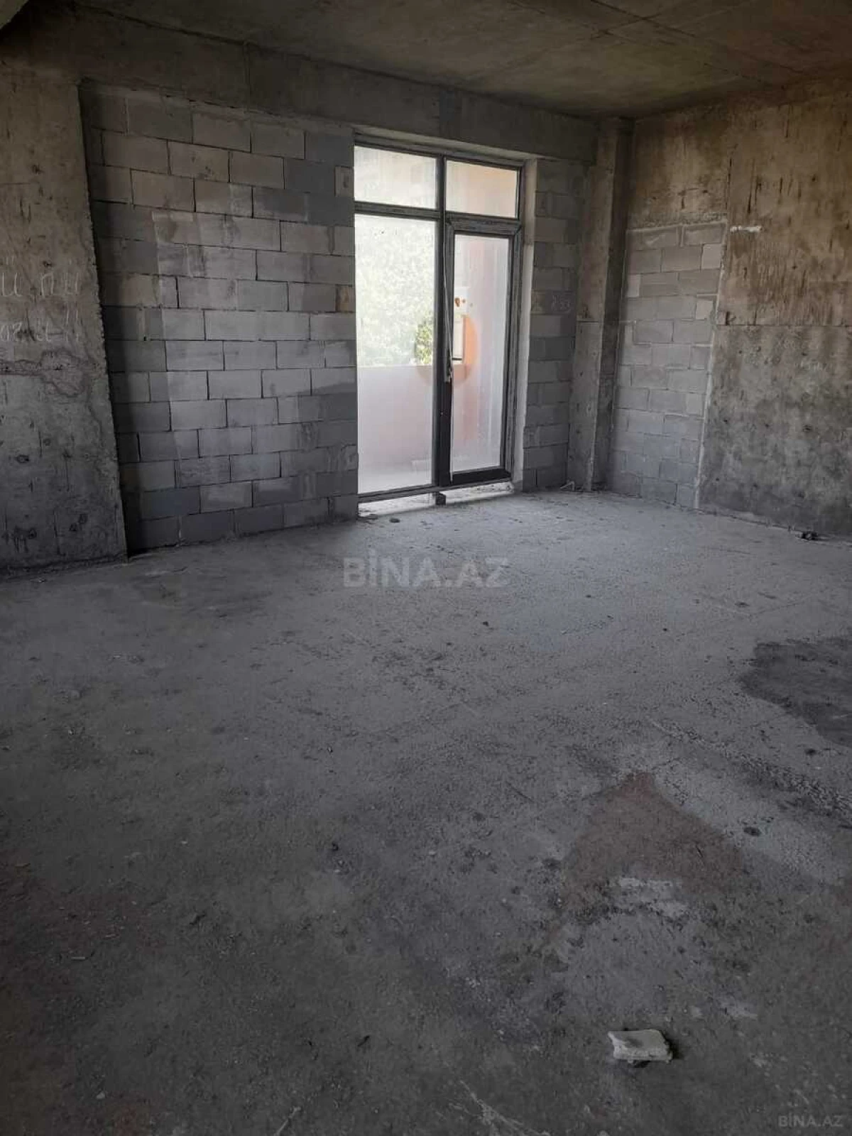 Satılır 5 otaqlı mənzil 226 m²