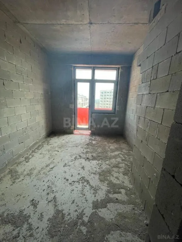 Satılır 5 otaqlı mənzil 226 m²