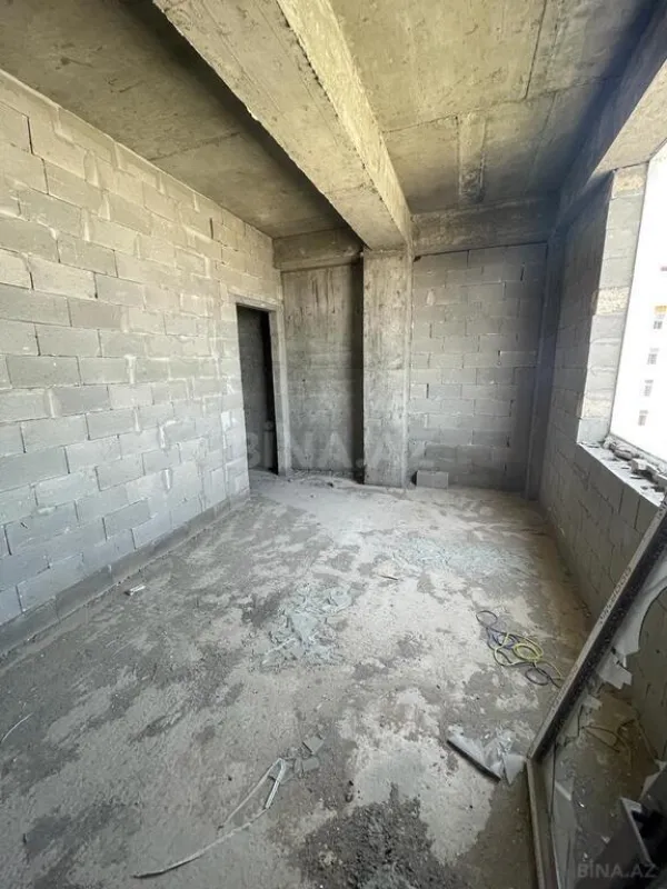 Satılır 5 otaqlı mənzil 226 m²