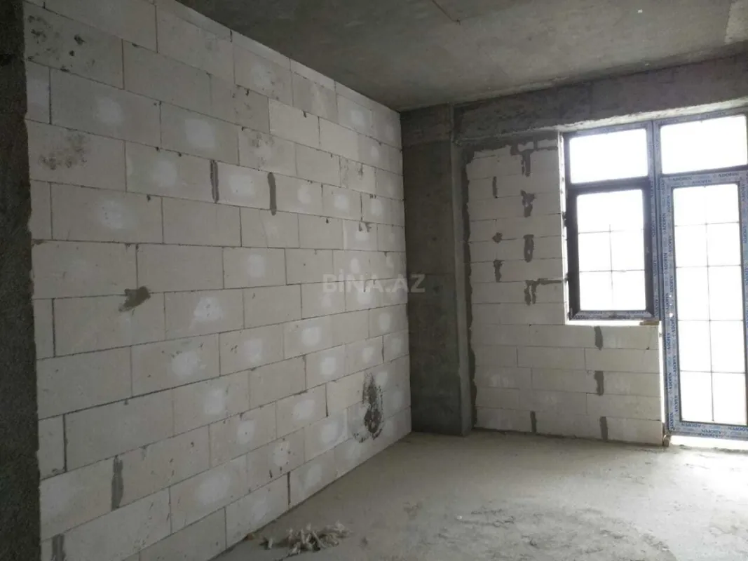 Satılır 5 otaqlı mənzil 226 m²