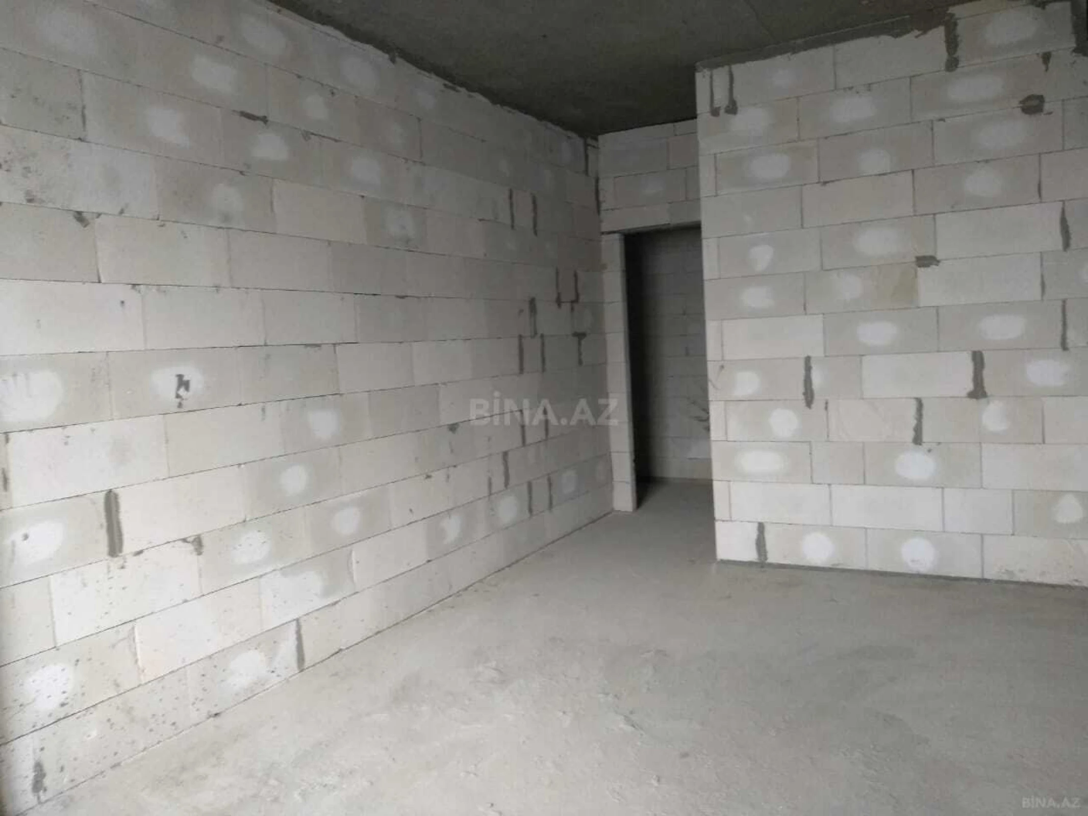 Satılır 5 otaqlı mənzil 226 m²