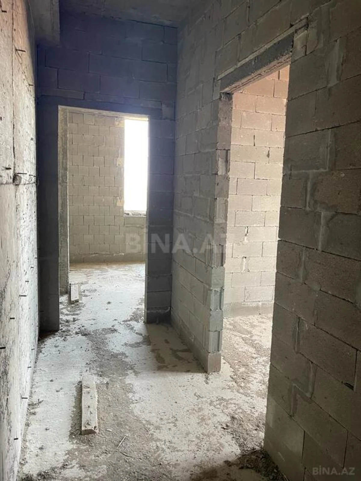 Satılır 5 otaqlı mənzil 226 m²