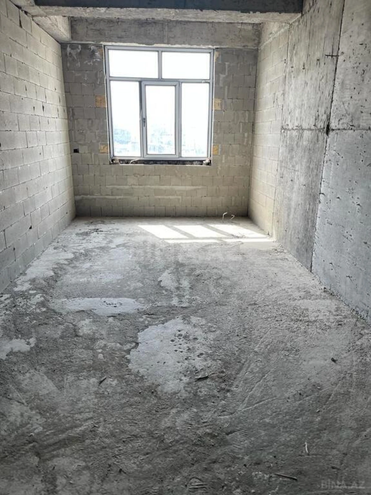 Satılır 5 otaqlı mənzil 226 m²