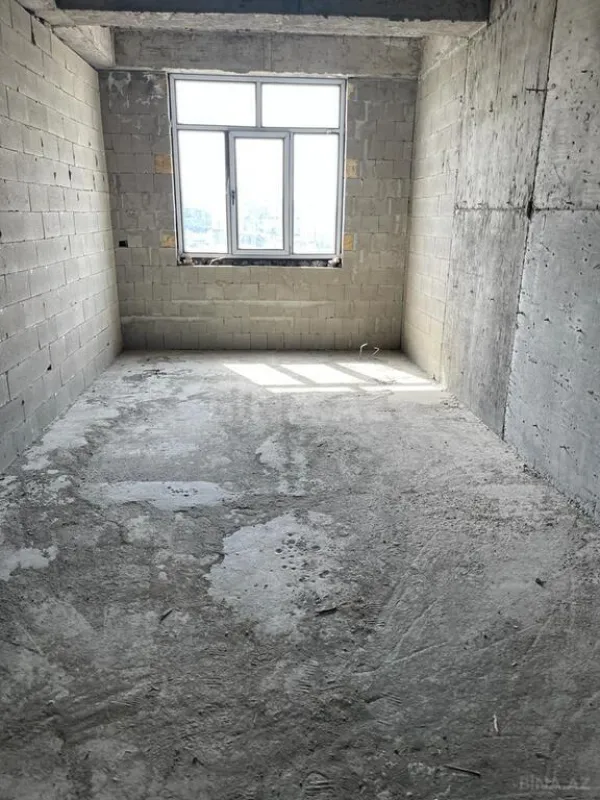 Satılır 5 otaqlı mənzil 226 m²