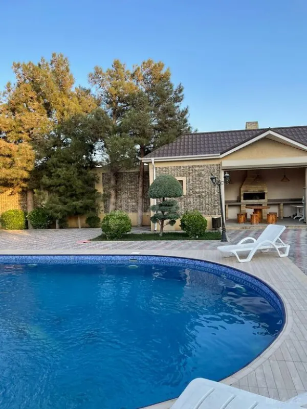 Kirayə verilir 6 otaqlı həyət evi 340 m²