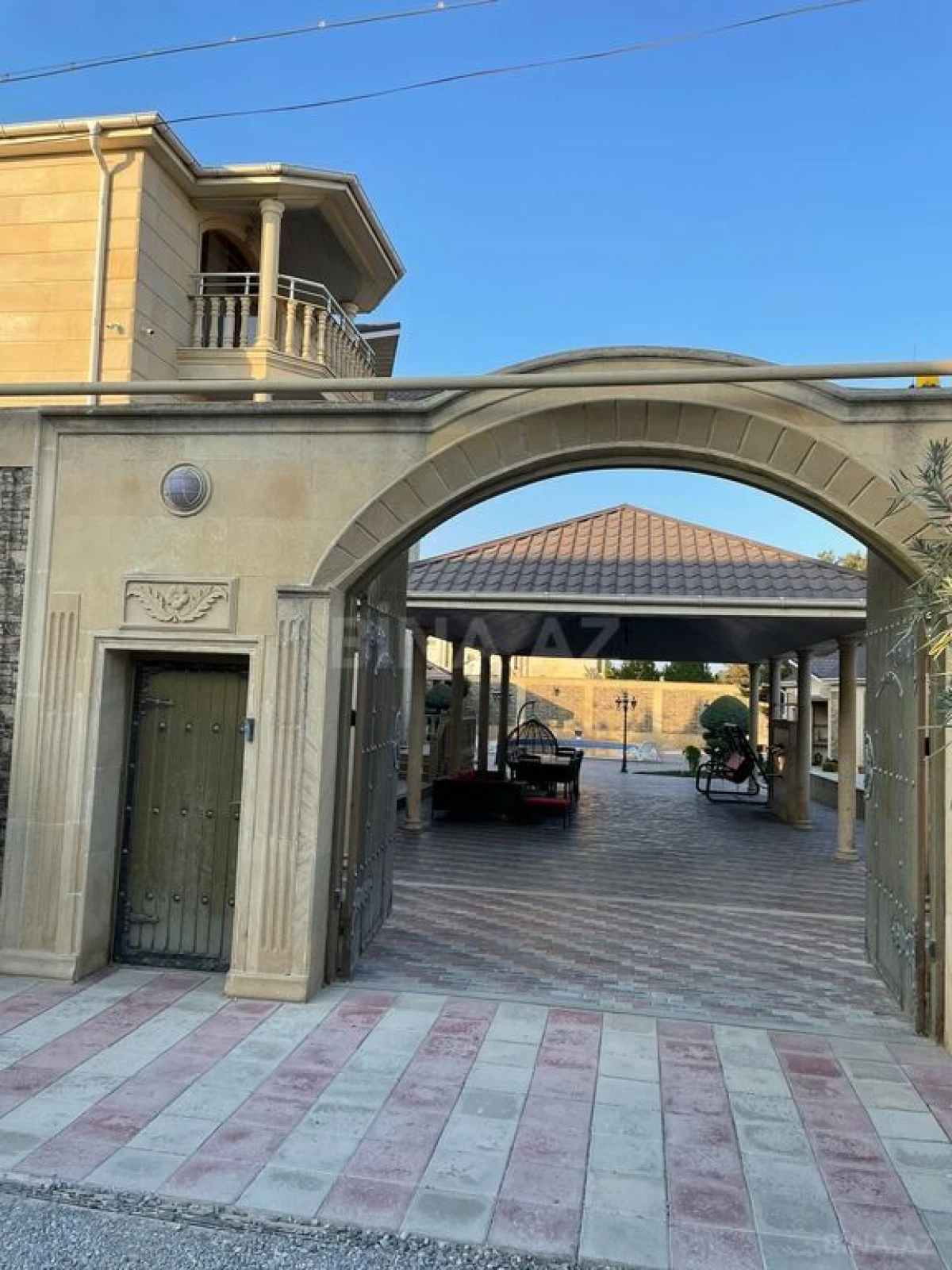 Kirayə verilir 6 otaqlı həyət evi 340 m²