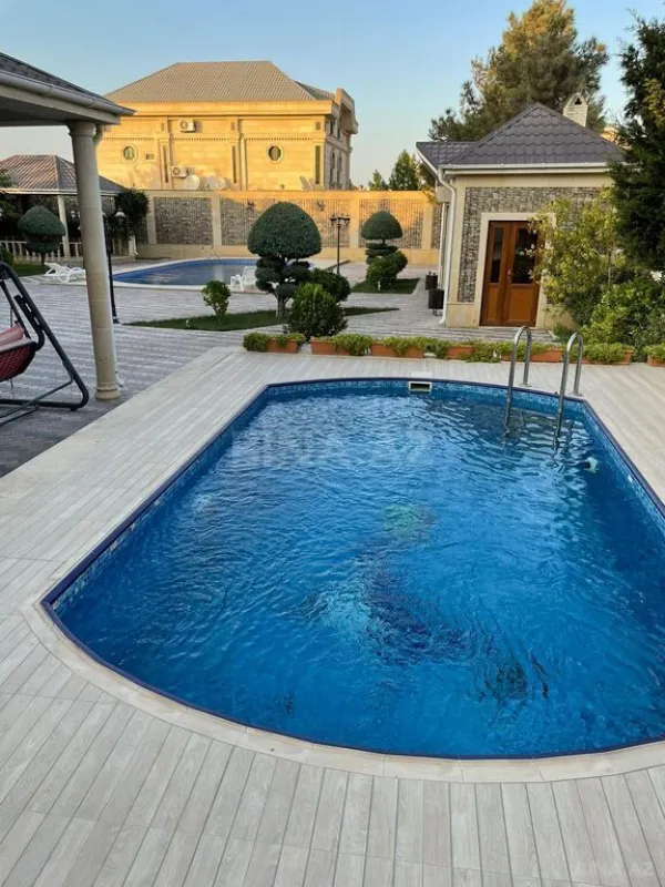 Kirayə verilir 6 otaqlı həyət evi 340 m²