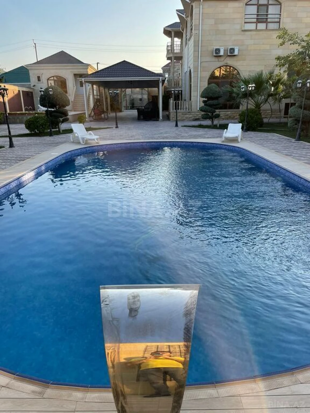 Kirayə verilir 6 otaqlı həyət evi 340 m²