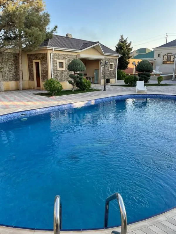 Kirayə verilir 6 otaqlı həyət evi 340 m²