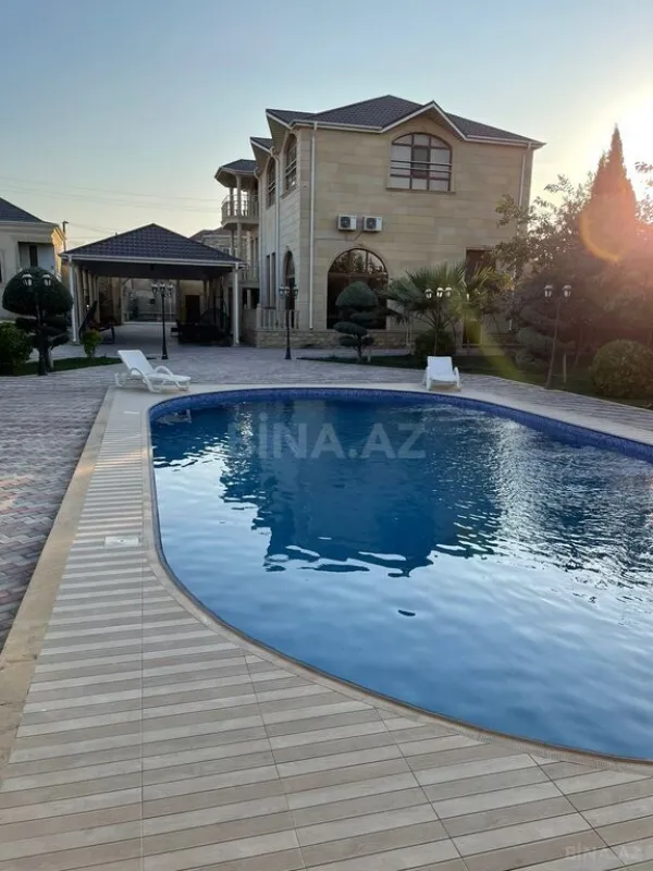 Kirayə verilir 6 otaqlı həyət evi 340 m²