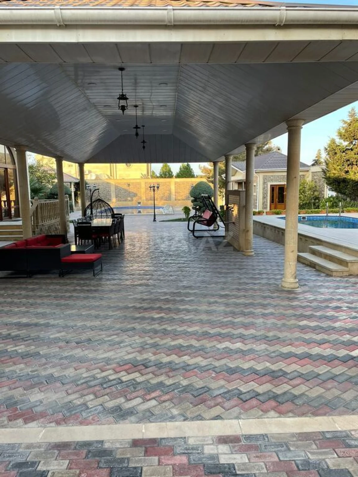 Kirayə verilir 6 otaqlı həyət evi 340 m²