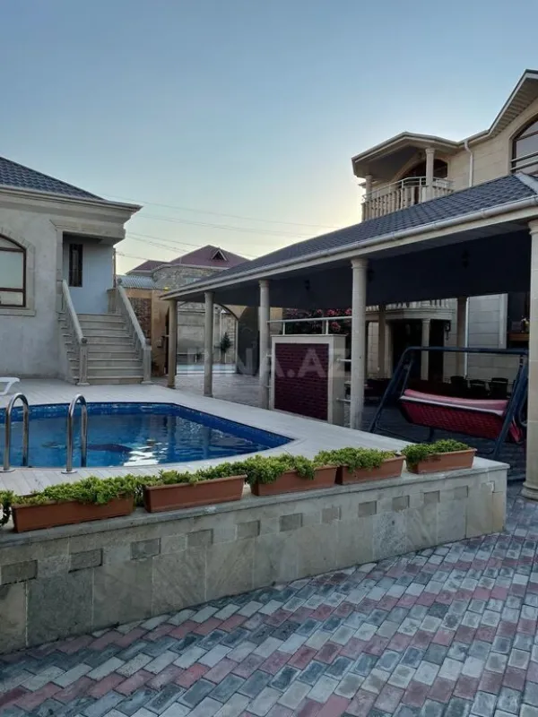 Kirayə verilir 6 otaqlı həyət evi 340 m²