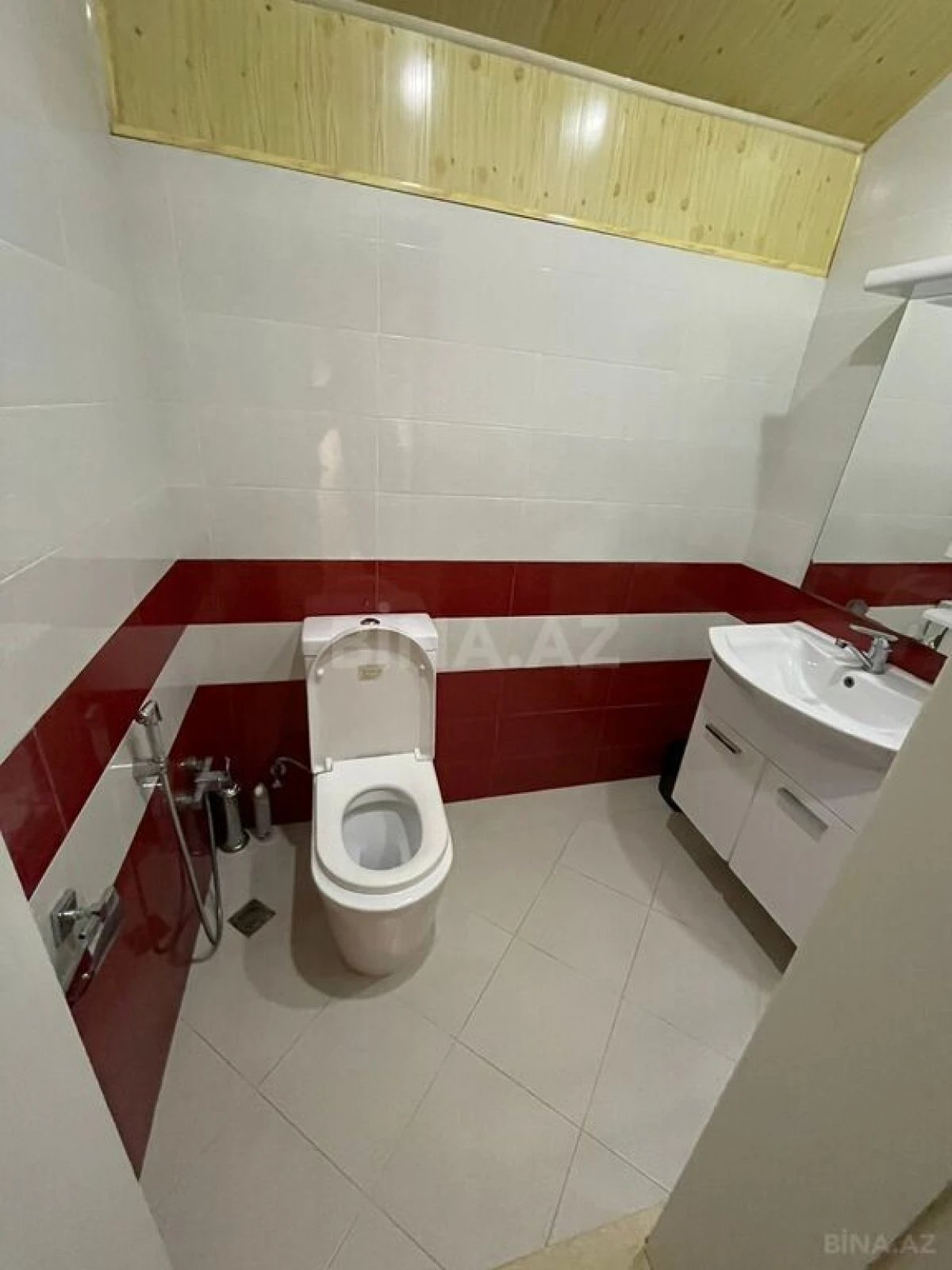 Kirayə verilir 6 otaqlı həyət evi 340 m²