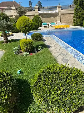 Kirayə verilir 4 otaqlı həyət evi 280 m²