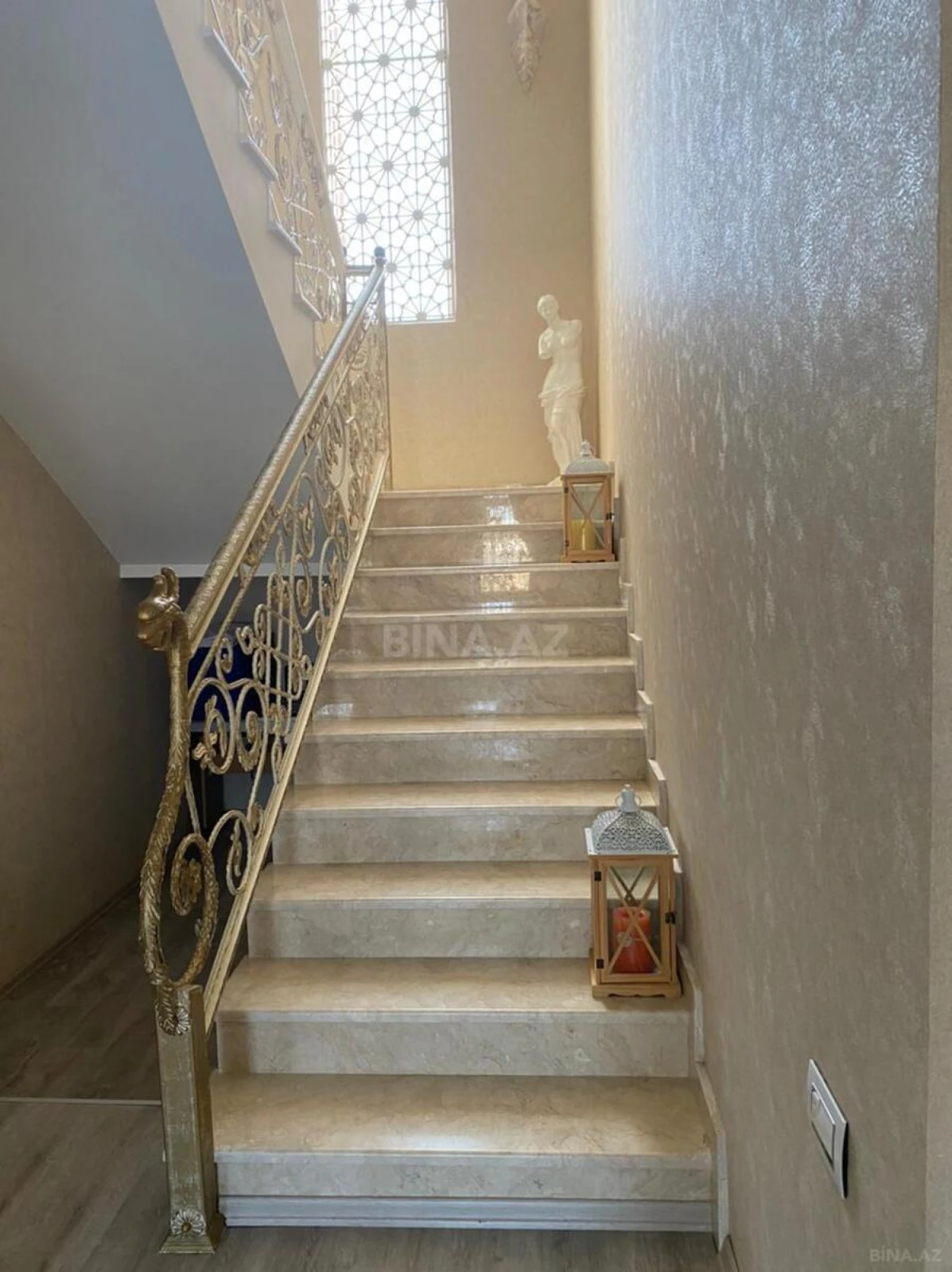 Kirayə verilir 4 otaqlı həyət evi 280 m²