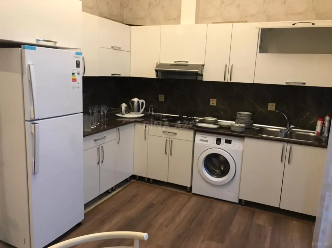 Kirayə verilir 4 otaqlı həyət evi 220 m²