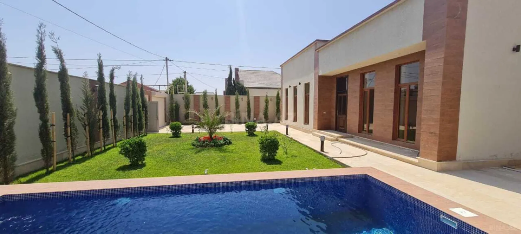 Kirayə verilir 4 otaqlı həyət evi 220 m²