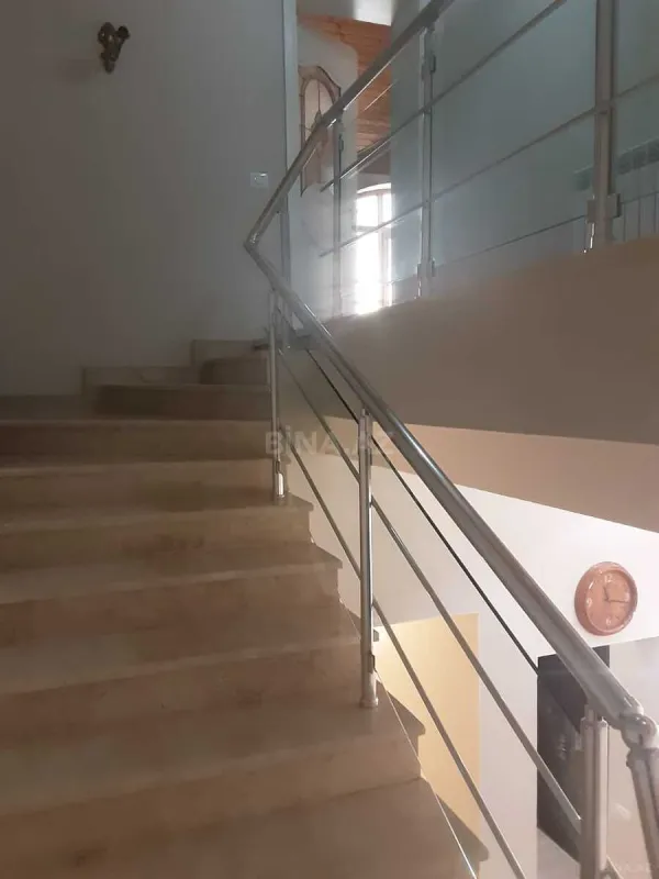 Kirayə verilir 6 otaqlı həyət evi 400 m²