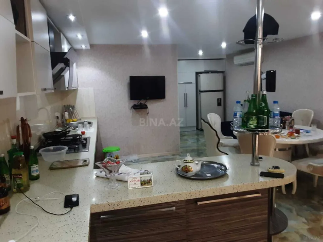 Kirayə verilir 6 otaqlı həyət evi 400 m²