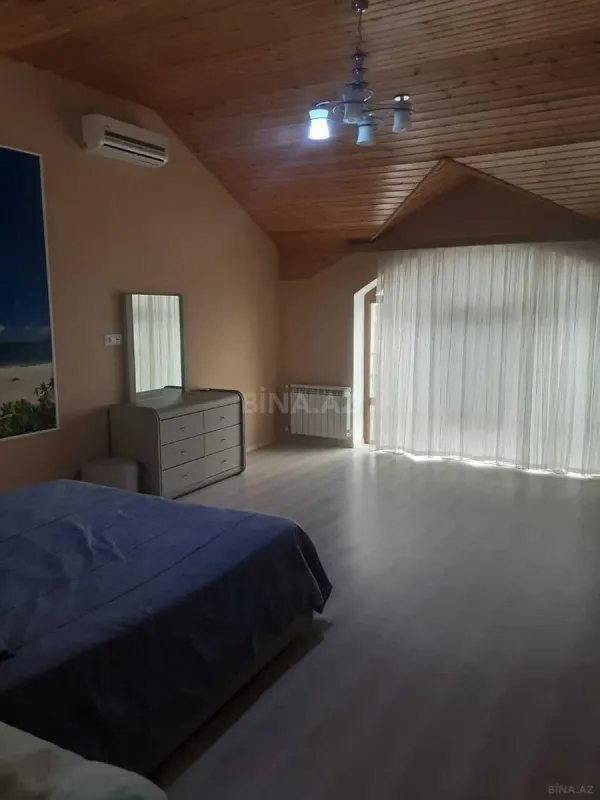 Kirayə verilir 6 otaqlı həyət evi 400 m²