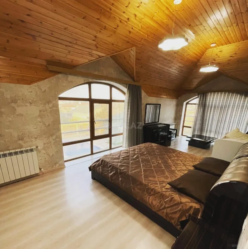 Kirayə verilir 6 otaqlı həyət evi 400 m²