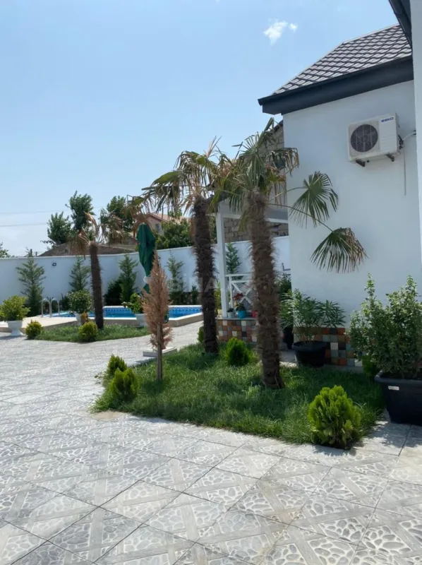 Kirayə verilir 4 otaqlı həyət evi 220 m²