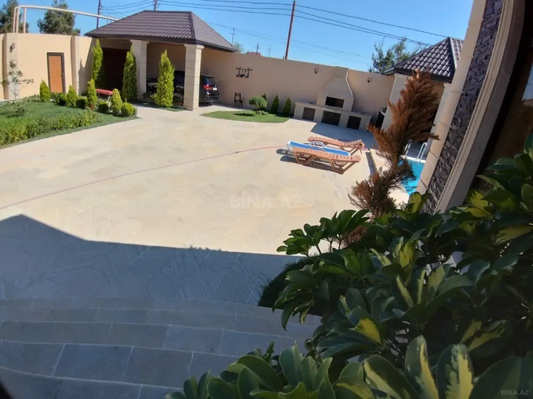 Satılır həyət evi 200 m²