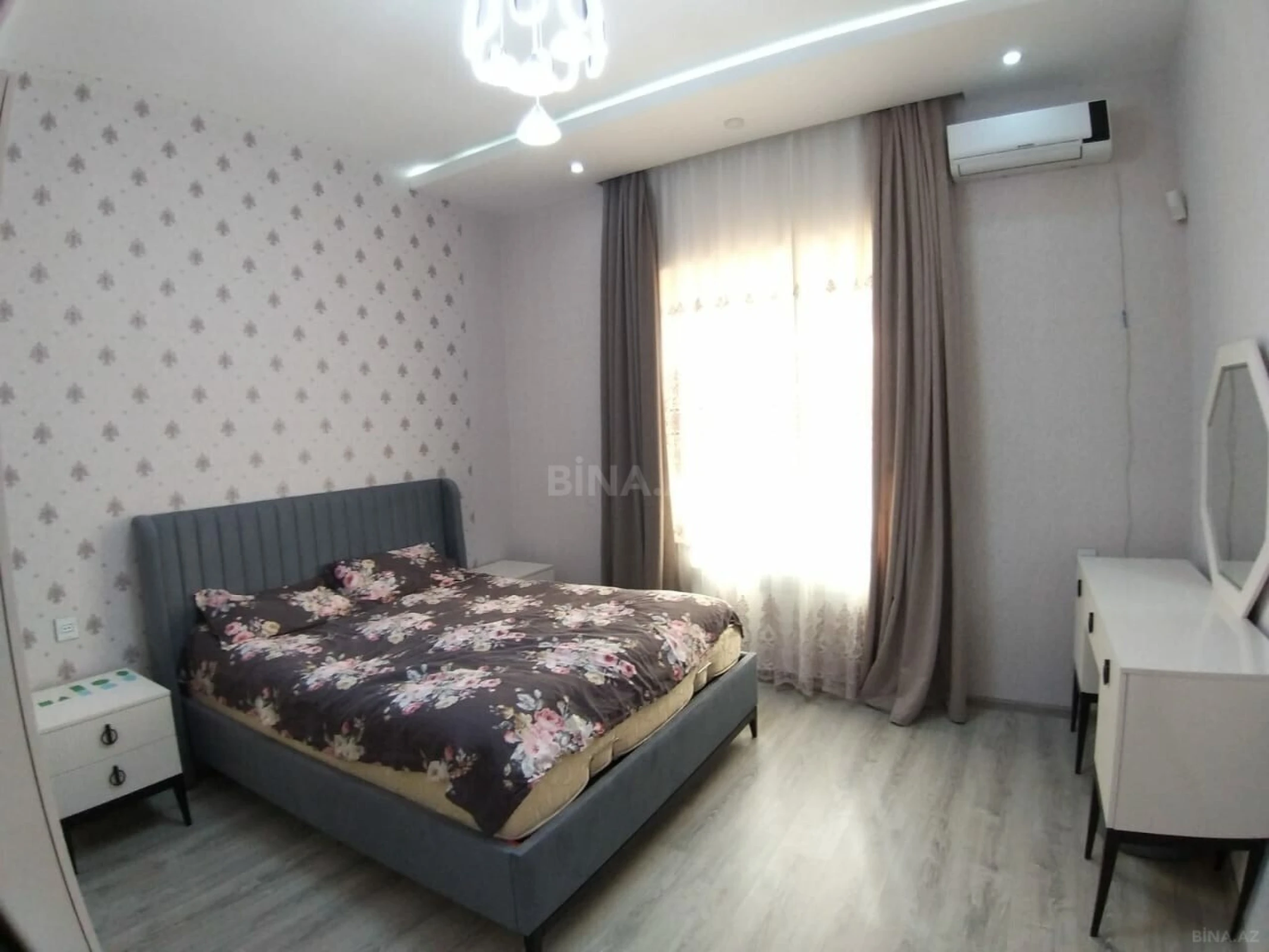Satılır həyət evi 200 m²