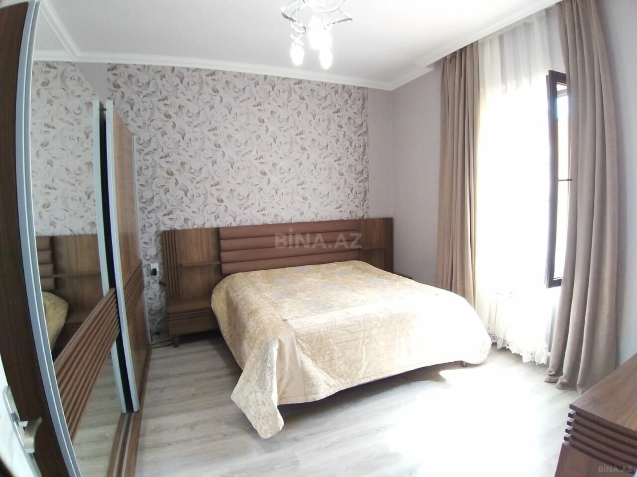 Satılır həyət evi 200 m²