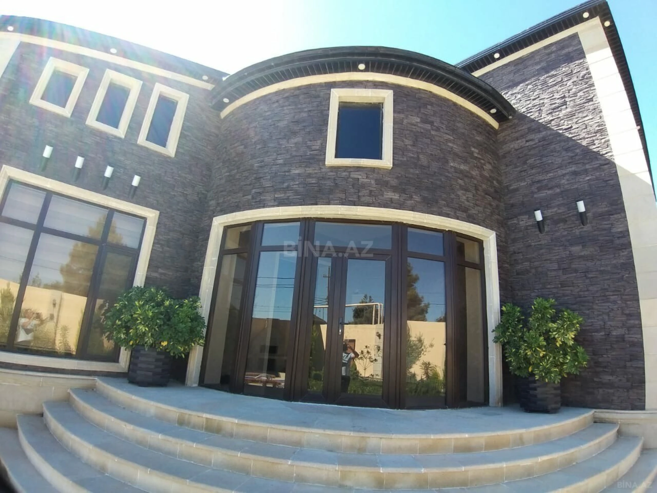 Satılır həyət evi 200 m²