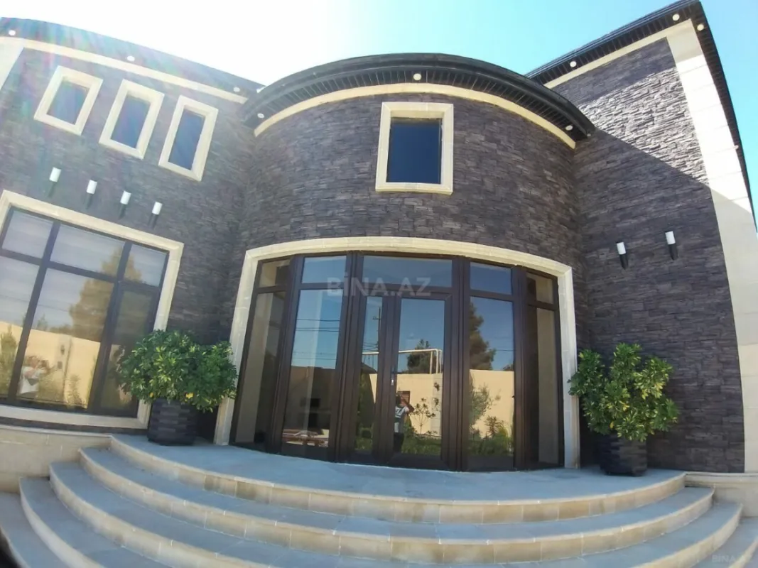 Satılır həyət evi 200 m²