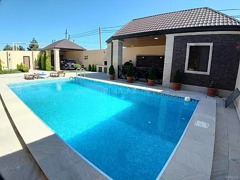 Satılır həyət evi 200 m²