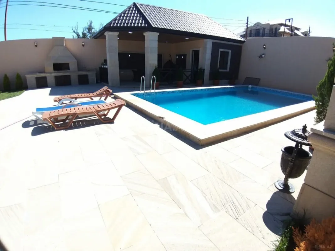 Satılır həyət evi 200 m²