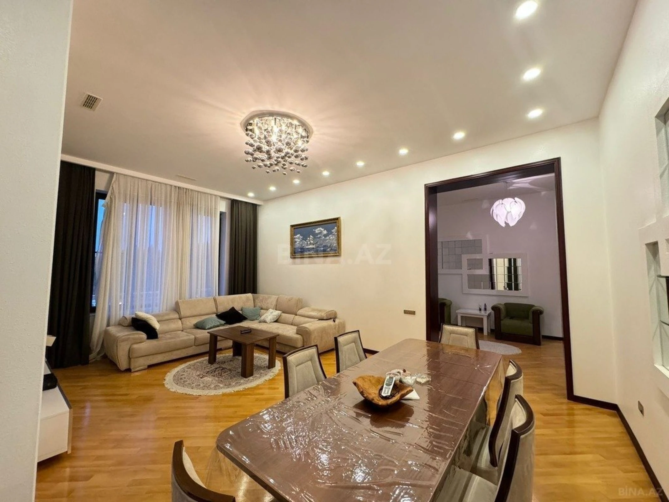 Kirayə verilir 6 otaqlı həyət evi 600 m²