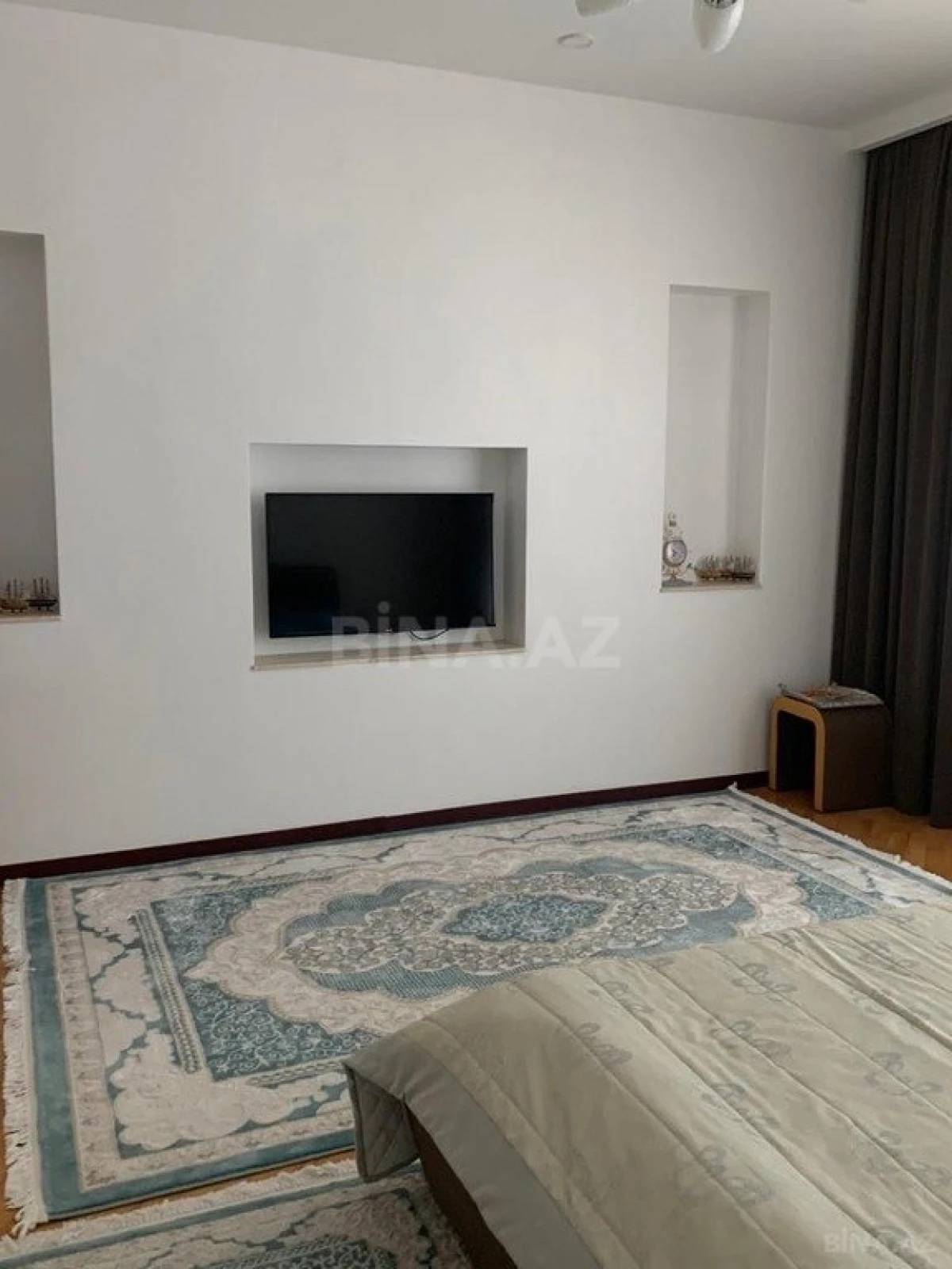 Kirayə verilir 6 otaqlı həyət evi 600 m²