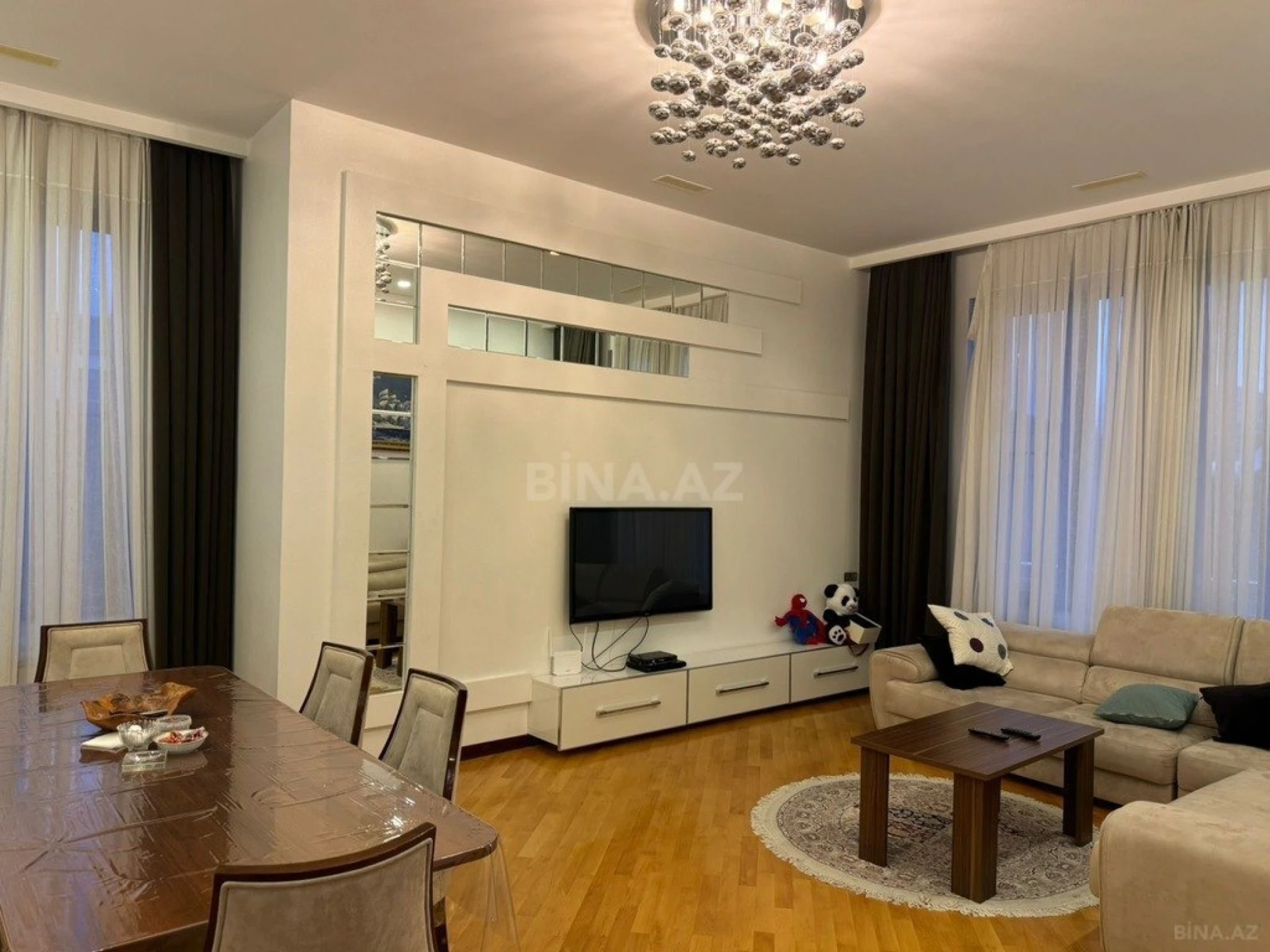 Kirayə verilir 6 otaqlı həyət evi 600 m²