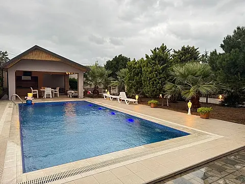 Kirayə verilir 6 otaqlı həyət evi 600 m²