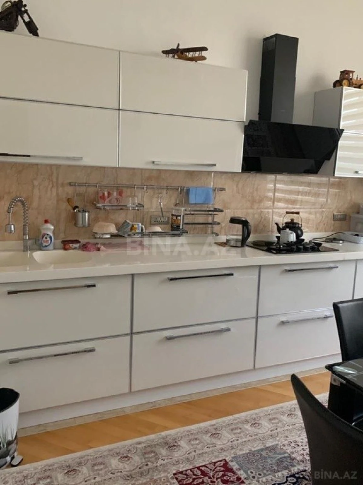 Kirayə verilir 6 otaqlı həyət evi 600 m²