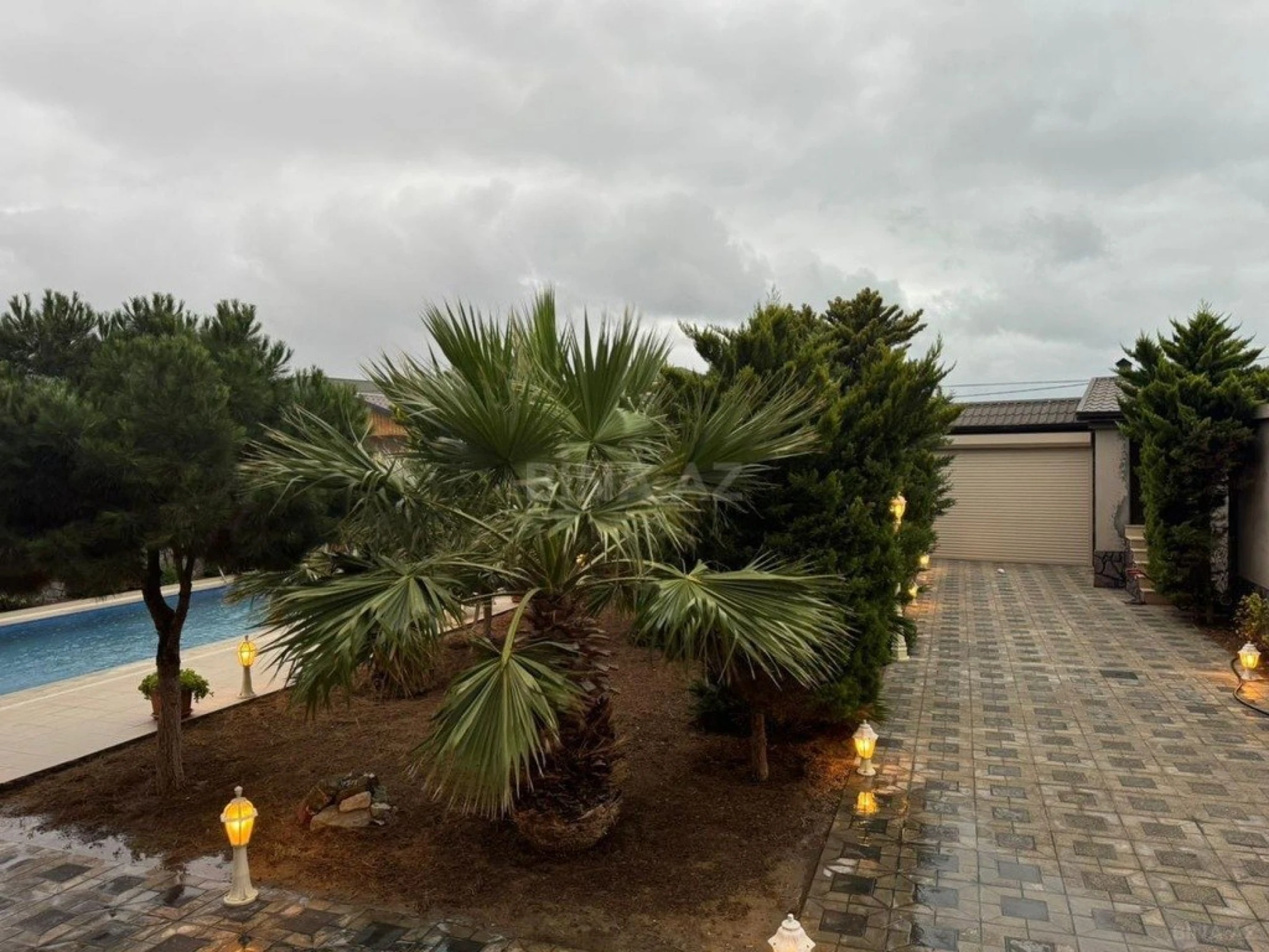 Kirayə verilir 6 otaqlı həyət evi 600 m²