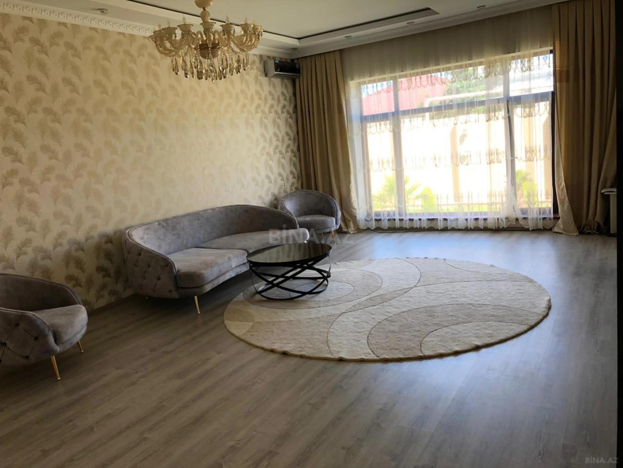 Kirayə verilir 5 otaqlı həyət evi 200 m²