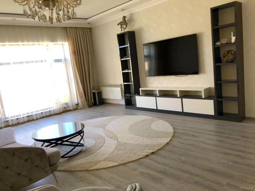 Kirayə verilir 5 otaqlı həyət evi 200 m²