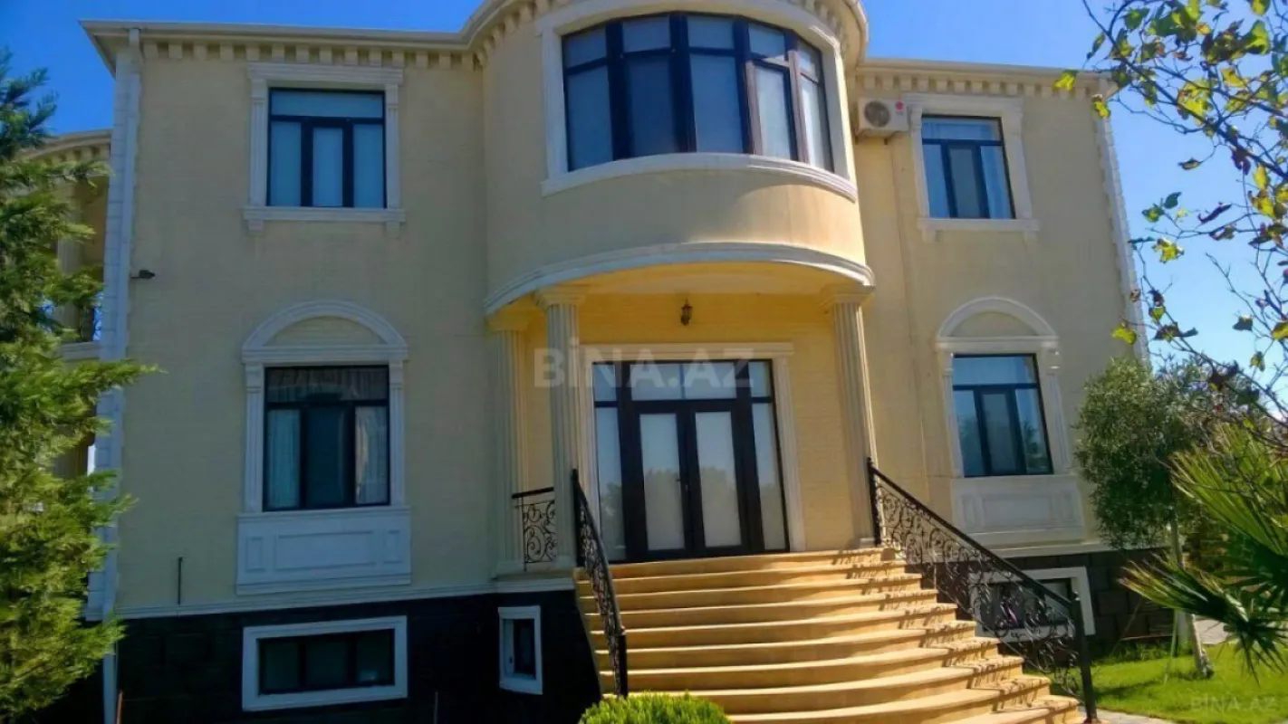 Satılır həyət evi 800 m²